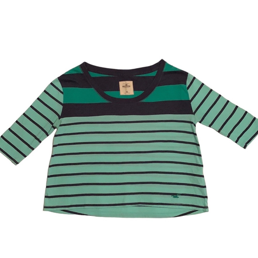 Hollister Cropped Tee • Size XS